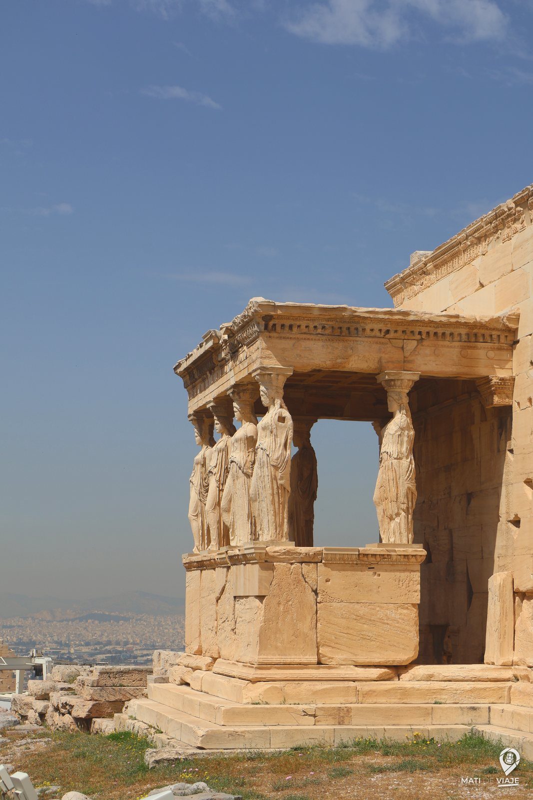 Las Cariátides del Erecteión en la Acrópolis de Atenas